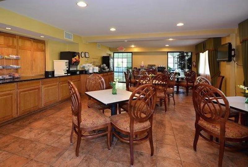 Quality Suites Chestertown Restaurant foto